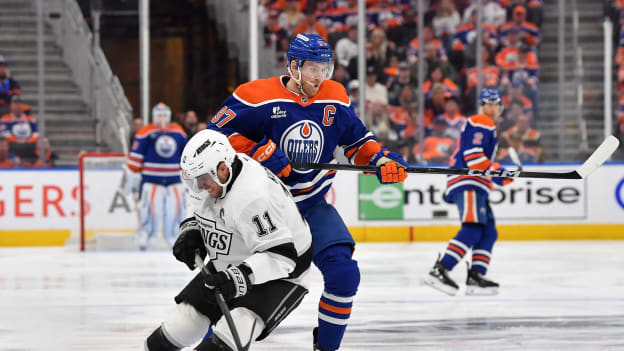 776312032_AD087_Kings_v_Oilers