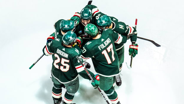 12-12-22 Matt Dumba-Goal-Frederick Gaudreau-Sam Steel-Jonas Brodin-Marcus Foligno014