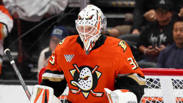 20250929_Sharks_Ducks_Robinson_0065