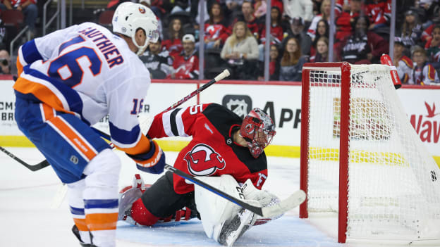 PHOTOS: Islanders 4, Devils 2