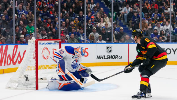 Edmonton Oilers v Vancouver Canucks