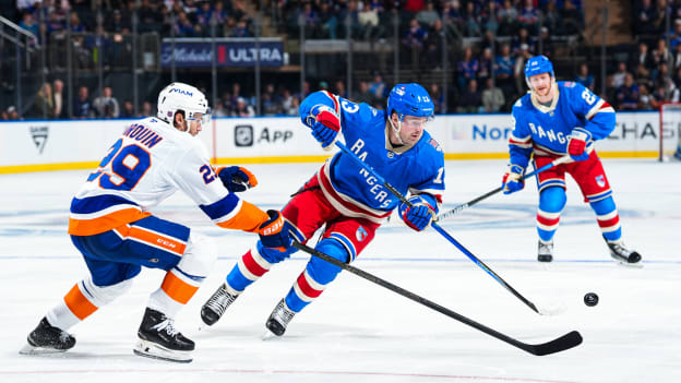 New York Islanders v New York Rangers