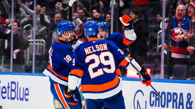 UBS Postgame Photos: Islanders 5, Blackhawks 4