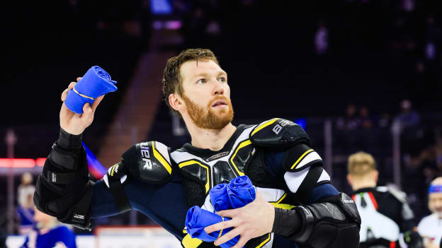 MF_NYR_040826__F2_3839