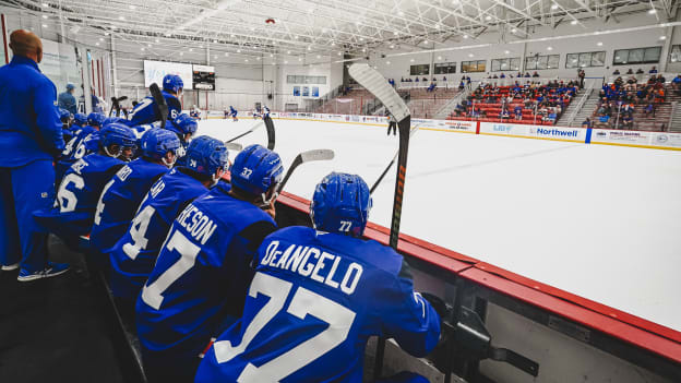 20250919_NYI_TRAININGCAMP_JOHNSTON-38
