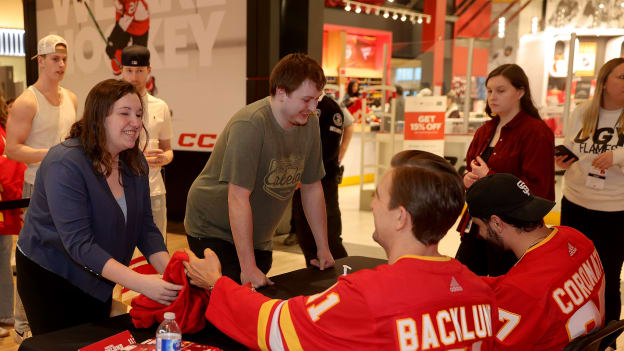 20260223_Flames Autograph Session_ 0008 DM