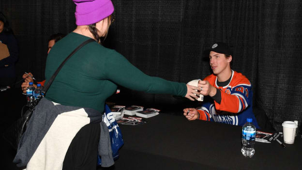 West Edmonton Mall Autograph Session