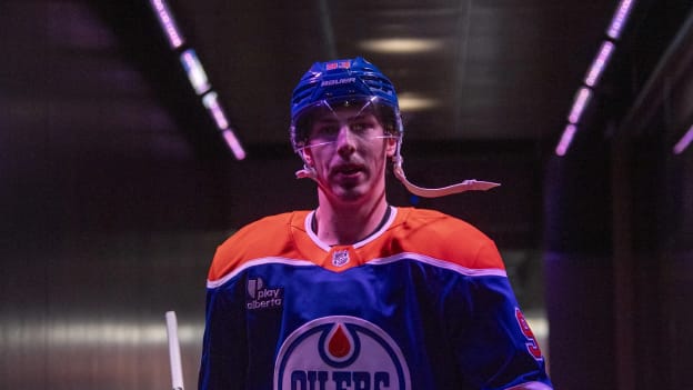 776312032_AD038_Kings_v_Oilers