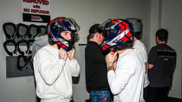 260127_RushHour_GoKart_TeamOuting_JPL09572