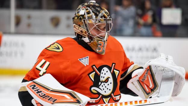 20250921_Kings_Ducks_Vasquez_0012