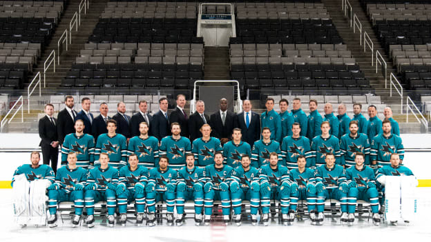 SJS_22-23_TraditionalTeamPhoto_11x14