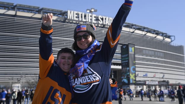 PHOTOS: Islanders Stadium Series