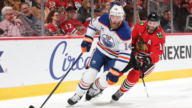 Edmonton Oilers v Chicago Blackhawks