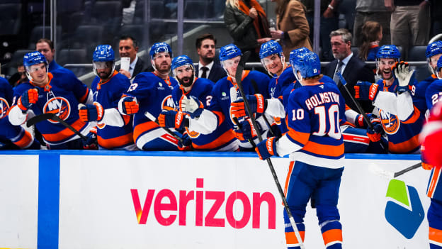 20251023_NYI_DET_GOAL_HOLMSTROM_2-5