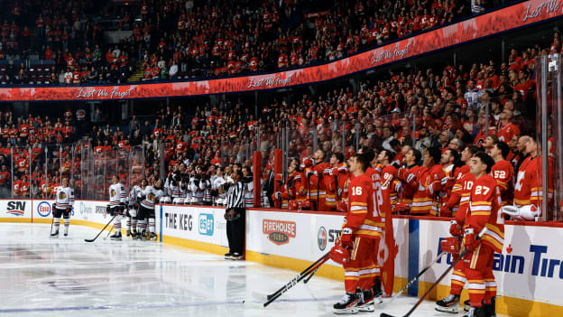 20251107_CGY_vs_CHI_FLA0096_JP