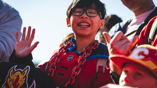 20251011_C_OF_RED_MOMENTS_RED_CARPET_FLAEF8A6024BK