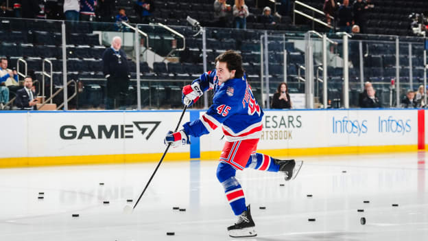 Chicago Blackhawks v New York Rangers