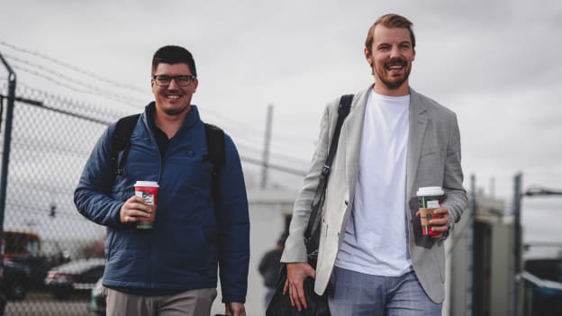 20251205_PLANEARRIVALS_DADSTRIP_16x9-1