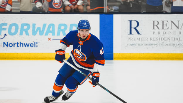 20250702_BLUE_WHITE_WARMUPS_EDITS-17