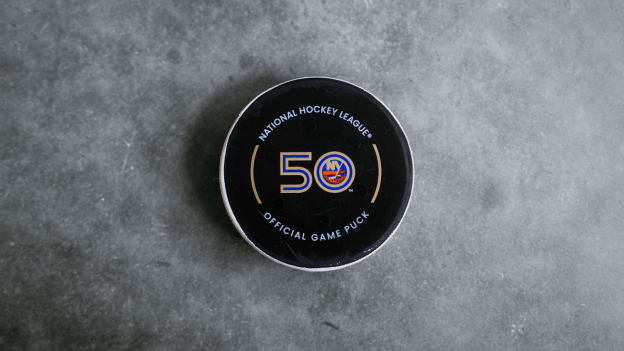 20250723_NYIAUTHENTICS_PUCKS5