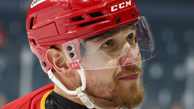 20251107_CGY_vs_CHI_FLA0026_GT