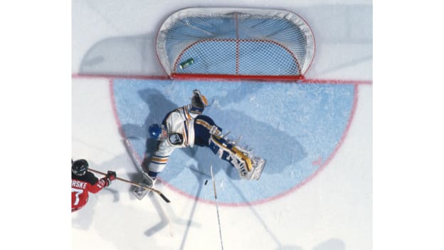 1990s-Hasek-Overhead-Gallery