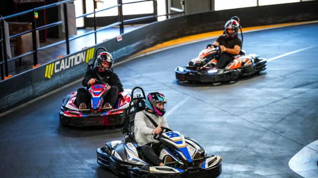 260127_RushHour_GoKart_TeamOuting_JPL00529