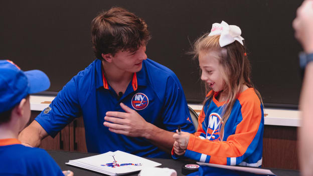 20250804_SCHAEFER_JERSEY_REVEAL_LOCKERROOM_BATCH1-61