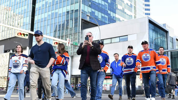 776312032_AD012_Kings_v_Oilers