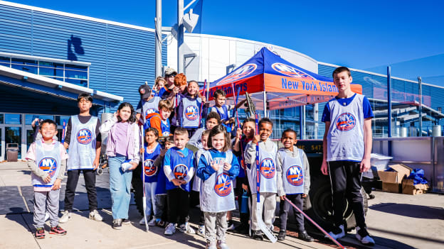 PHOTOS: Military Children Try Hockey For Free