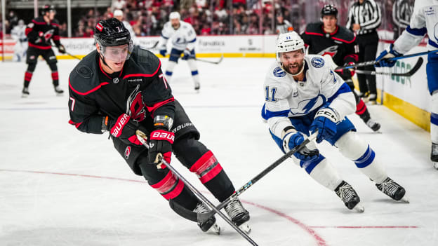 26387968_Tampa_Bay_Lightning_v_Carolina_Hurricanes_Andrew_Taylor_(Greenfly)_20241012_013108