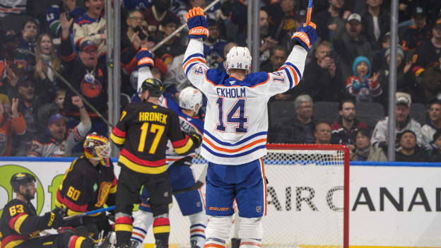 Edmonton Oilers v Vancouver Canucks