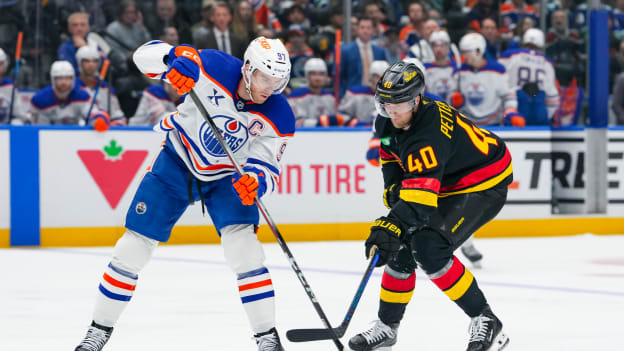 Edmonton Oilers v Vancouver Canucks