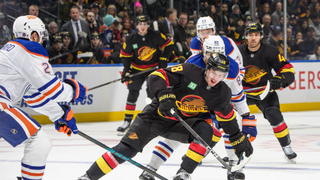 Montreal Canadiens v Vancouver Canucks