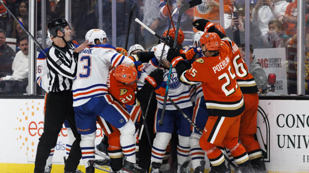 Edmonton Oilers v Anaheim Ducks