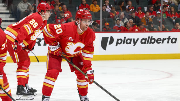 20251107_CGY_vs_CHI_FLA0234_GT