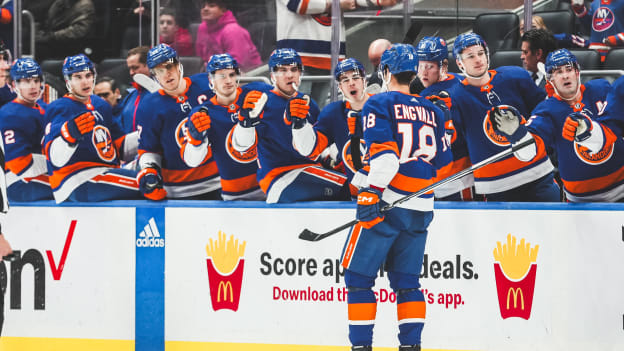 UBS Postgame Photos: Islanders 7, Blue Jackets 3