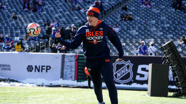 PHOTOS: Islanders Stadium Series