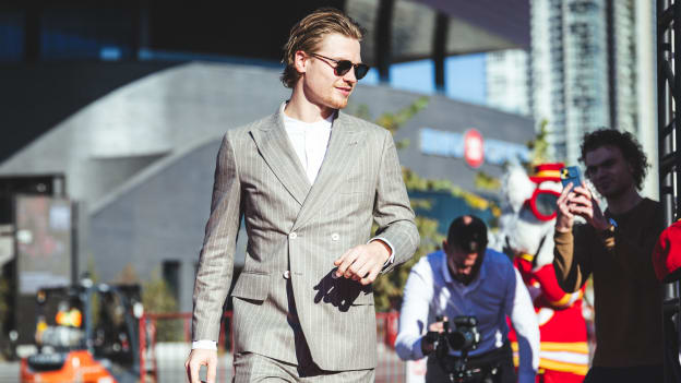 20251011_C_OF_RED_MOMENTS_RED_CARPET_FLAEF8A5981BK