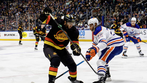 Montreal Canadiens v Vancouver Canucks