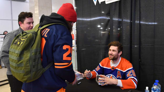 West Edmonton Mall Autograph Session