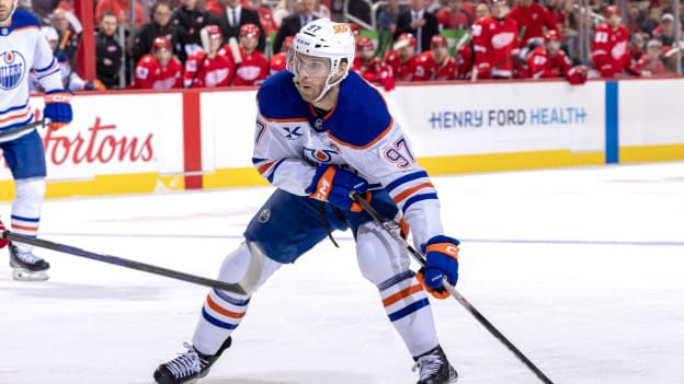 Edmonton Oilers v Detroit Red Wings