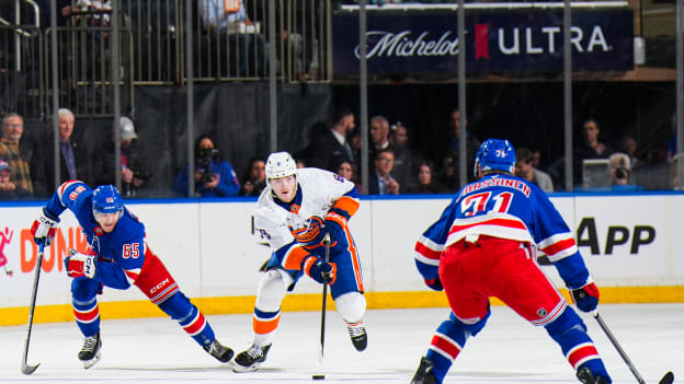 New York Islanders v New York Rangers