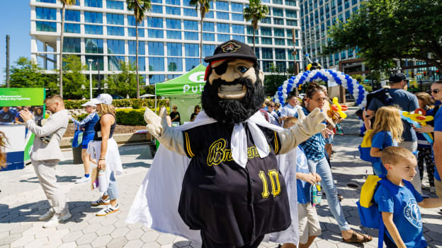 260328-ThunderBug-Birthday-055