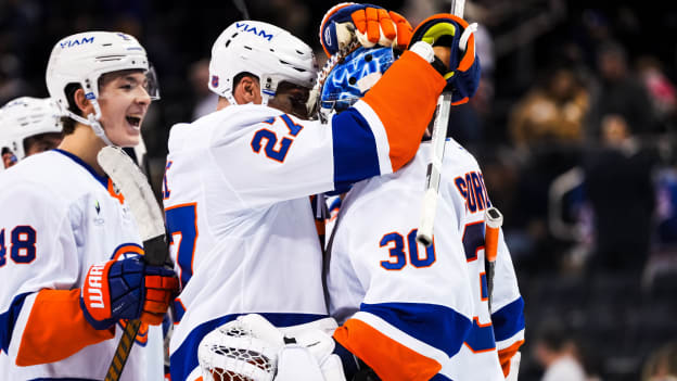 20251108_NYR_NYI_WIN_GHUGS-21