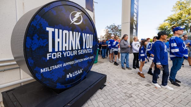 251116TBLvVAN_MilitaryAppreciation205cbl