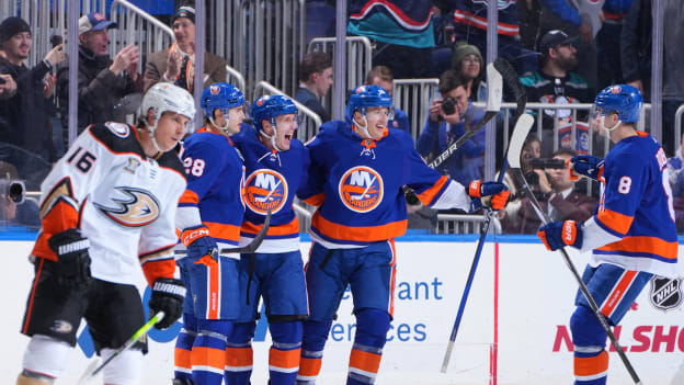 UBS Postgame Photos: Islanders 4, Ducks 3