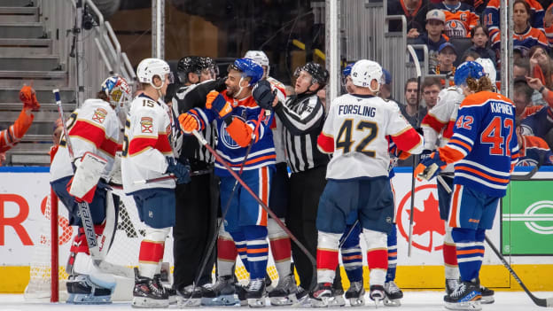 776331343_AD049_Panthers_v_Oilers