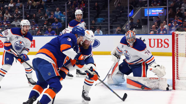 Edmonton Oilers v New York Islanders