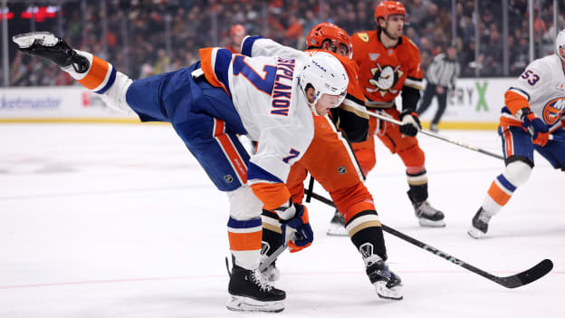 UBS Postgame Photos: Ducks 4, Islanders 1
